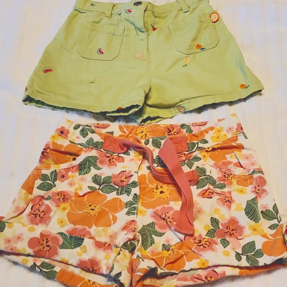 Set of 2 girls shorts size 5